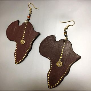 アフリカ大陸　ケニア　ハンドメイド　ウッドピアス(ピアス)