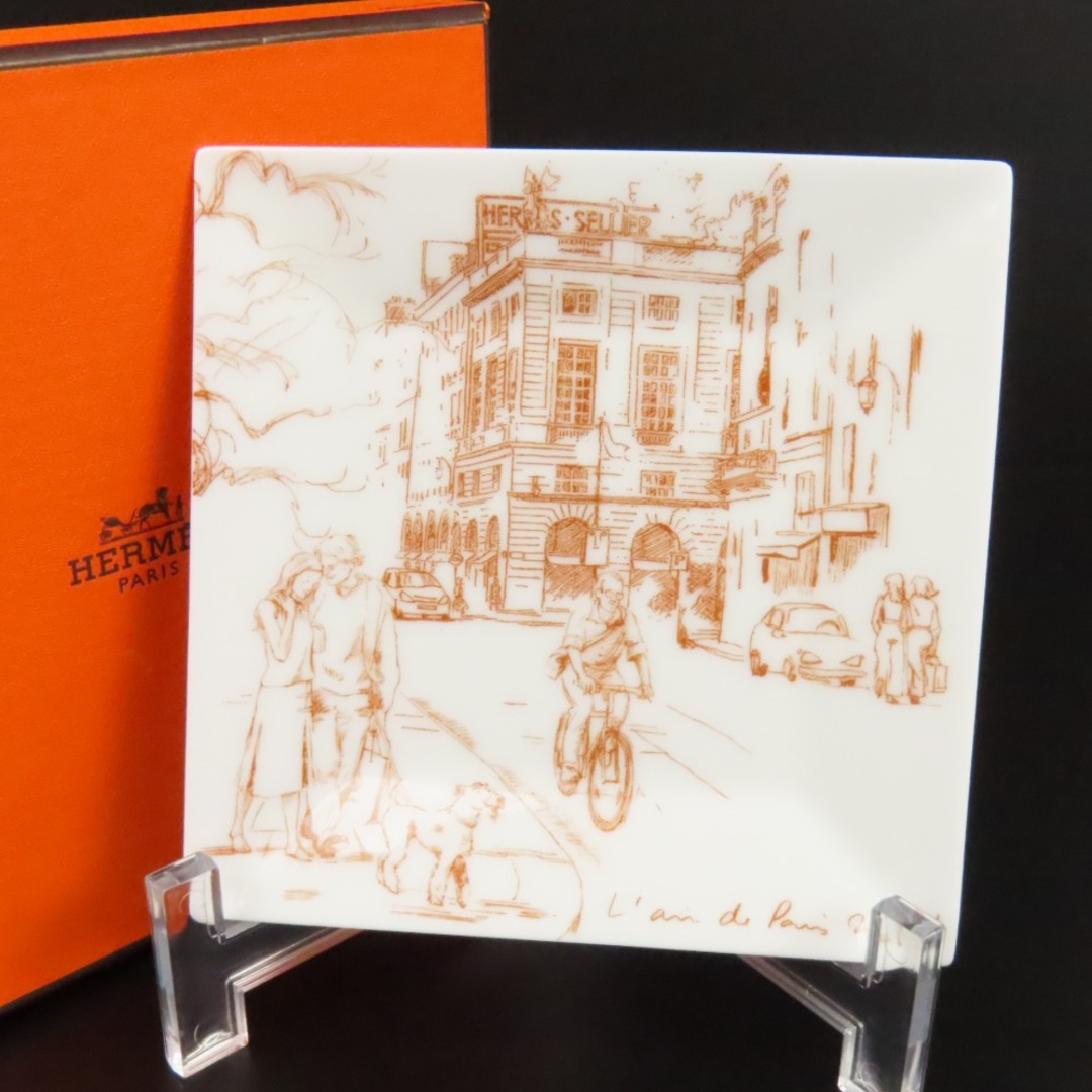 Hermes(エルメス)の未使用品 HERMES エルメス 2006年 VIP顧客限定 スクエア プレート  角皿 食器 インテリア 散歩 皿 陶器 オレンジ ユニセックス【中古】 インテリア/住まい/日用品のキッチン/食器(食器)の商品写真