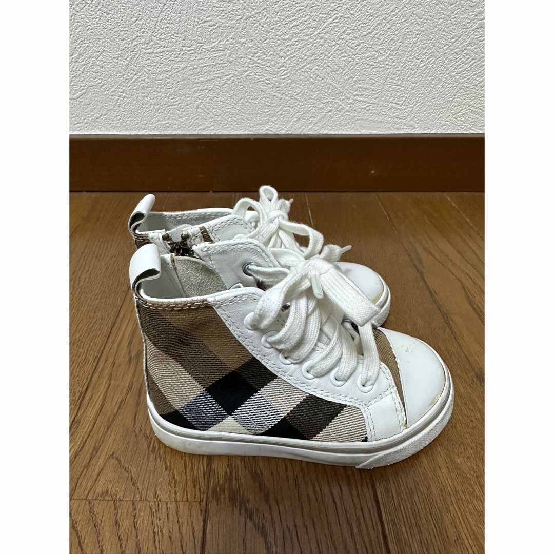 BURBERRY(バーバリー)のバーバリーキッズシューズ♡スニーカー キッズ/ベビー/マタニティのキッズ靴/シューズ(15cm~)(スニーカー)の商品写真