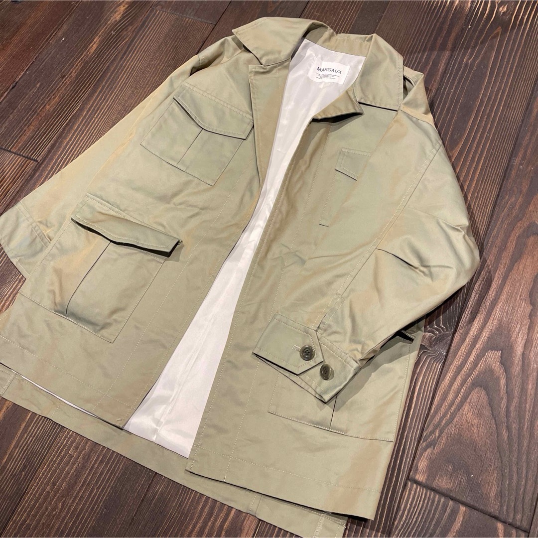 MARGAUX(マルゴー)のMARGAUX ショートトレンチ　ブルゾン  カーキ レディースのジャケット/アウター(トレンチコート)の商品写真