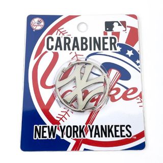 MLB ニューヨークヤンキース メタルダイカットカラビナ シルバー キーホルダー 野球グッズ メジャー 　(キーホルダー)