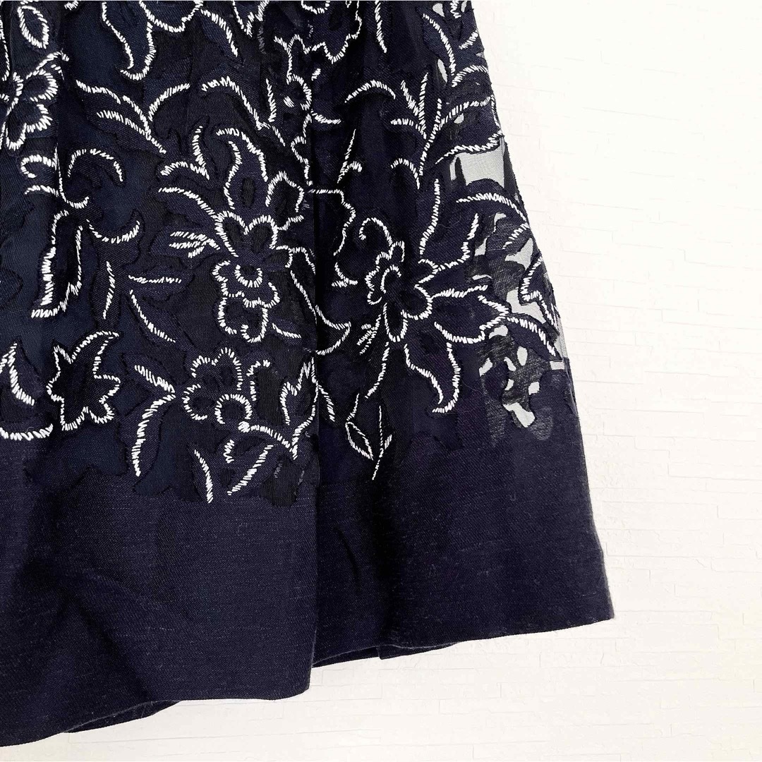 ANAYI(アナイ)のANAYI レース 刺繍 スカート 花柄 ボタニカル 透かしレース リネン 春 レディースのスカート(ひざ丈スカート)の商品写真