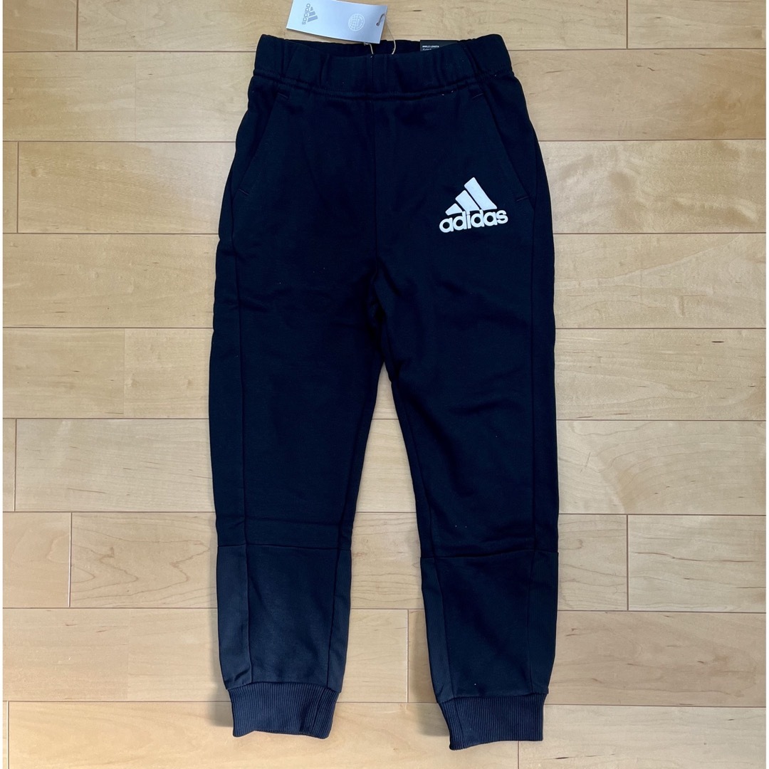 adidas(アディダス)のスウェットパンツ adidas アディダス 130cm 黒☆新品未使用 キッズ/ベビー/マタニティのキッズ服男の子用(90cm~)(パンツ/スパッツ)の商品写真