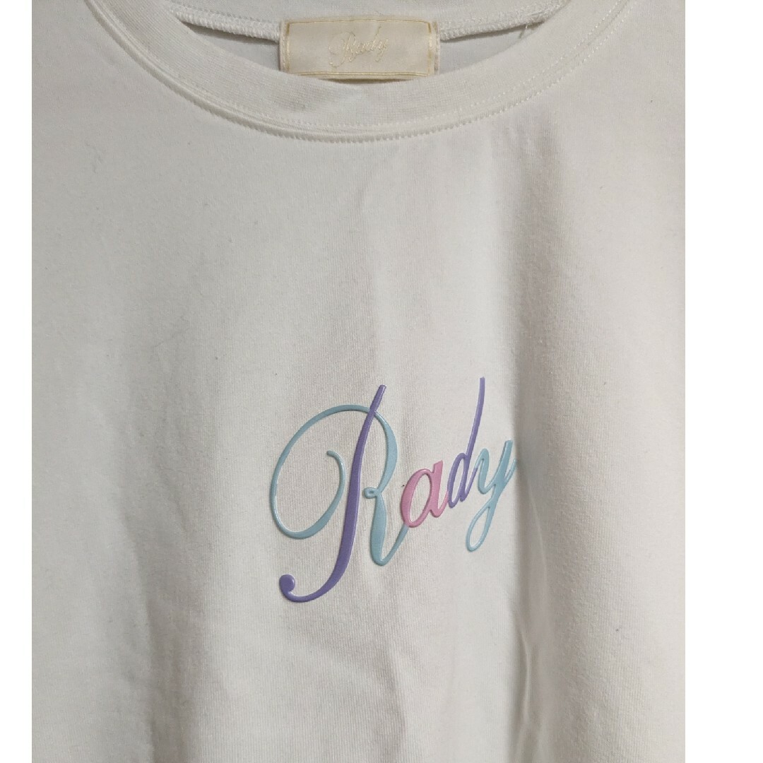 Rady(レディー)のRady  Ｔシャツ　ホワイト　Ｍサイズ  大きめ レディースのトップス(Tシャツ(半袖/袖なし))の商品写真