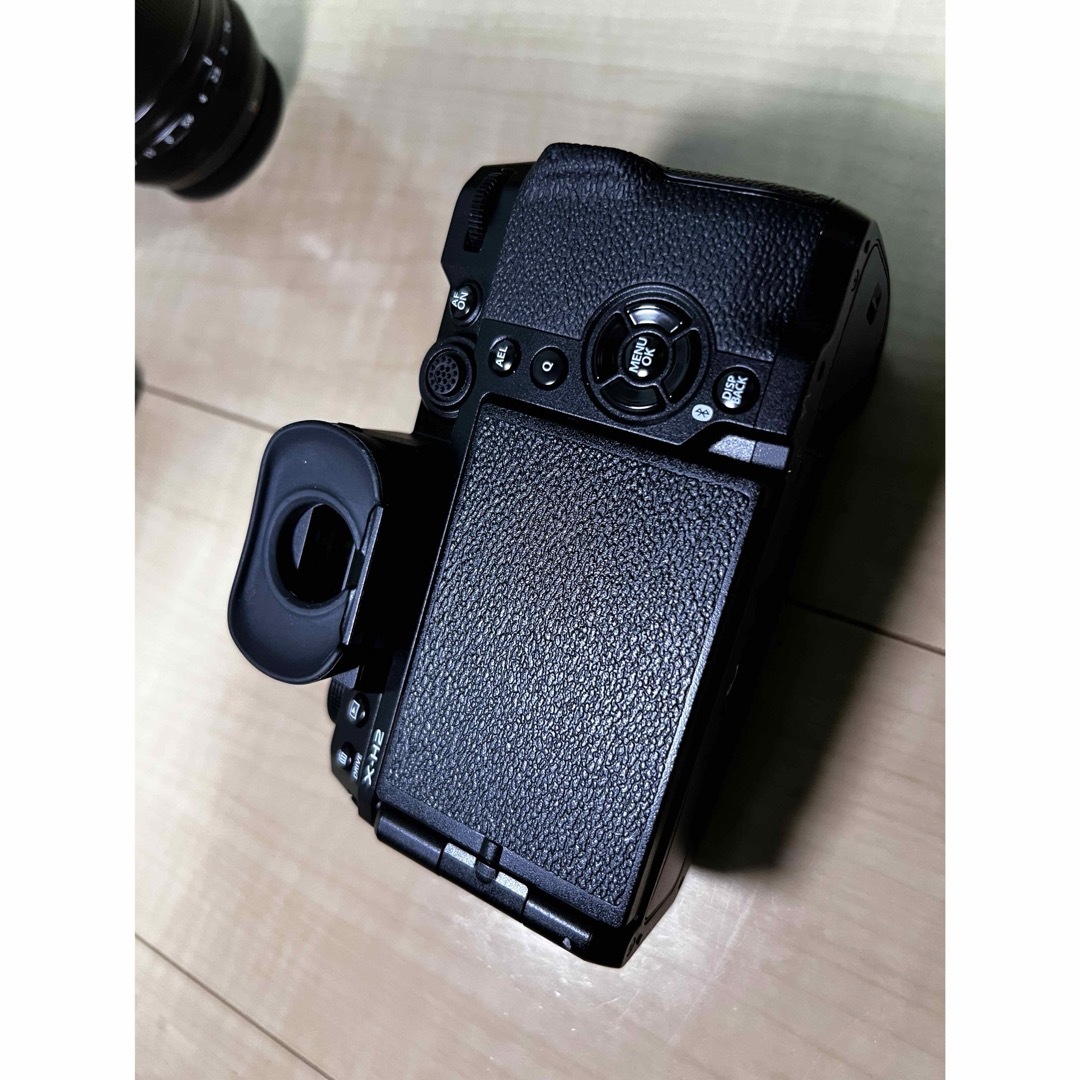 富士フイルム(フジフイルム)のX-H2 + XF18mm F1.4 R LM WR オマケ付き スマホ/家電/カメラのカメラ(ミラーレス一眼)の商品写真