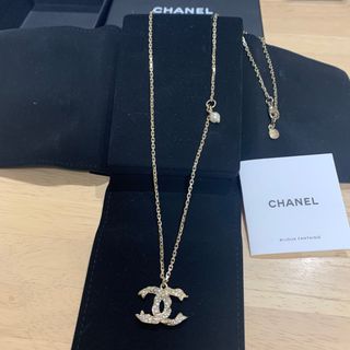 シャネル(CHANEL)のCHANEL シャネル ラッピングリボンモチーフ ラインストーン ネックレス(ネックレス)