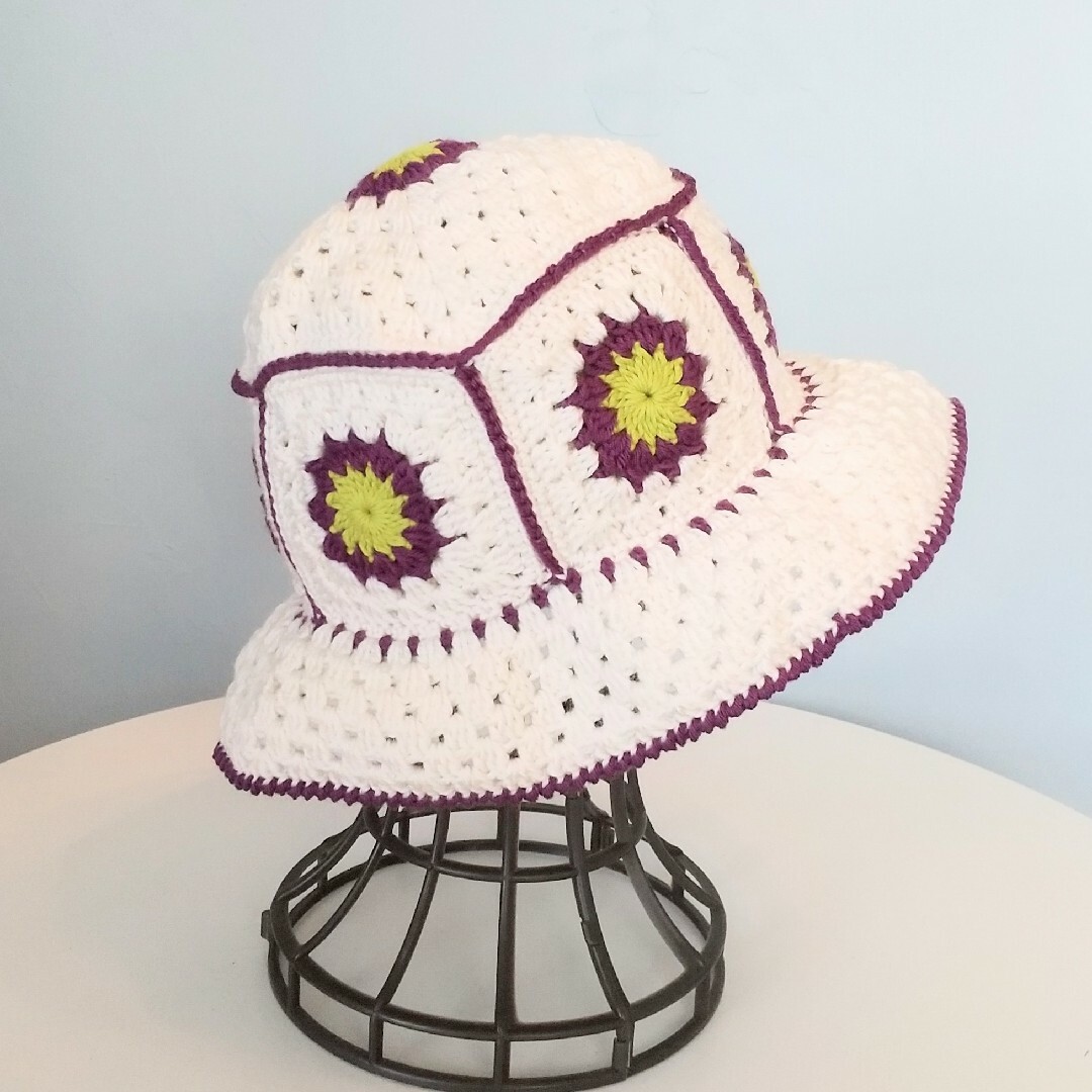 モチーフバケットハット-ホワイト ハンドメイドのファッション小物(帽子)の商品写真