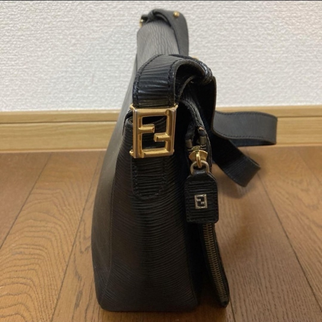 FENDI(フェンディ)のFENDI ショルダーバッグ レディースのバッグ(ショルダーバッグ)の商品写真