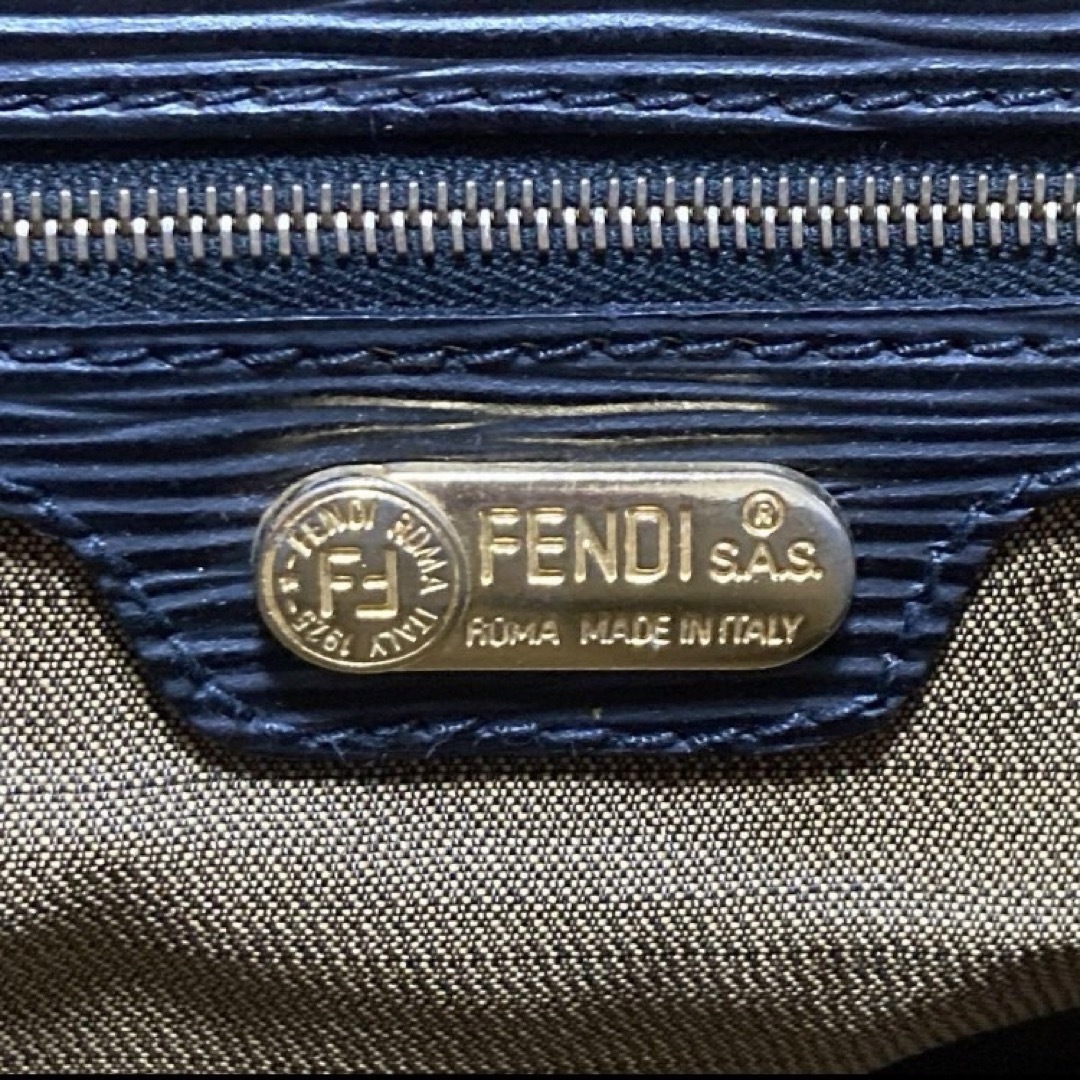 FENDI(フェンディ)のFENDI ショルダーバッグ レディースのバッグ(ショルダーバッグ)の商品写真