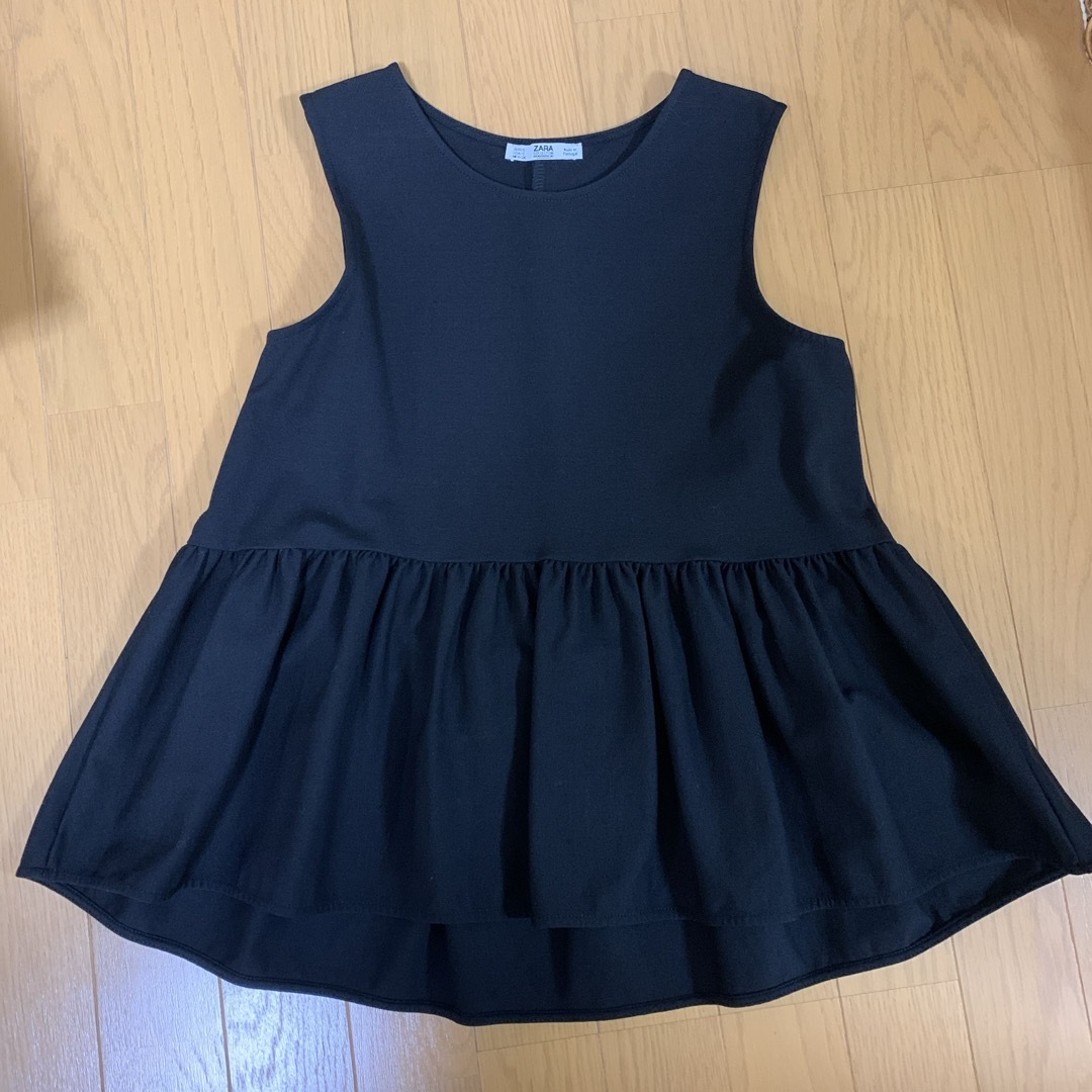 ZARA(ザラ)のZARA フリルトップス　ブラック レディースのトップス(カットソー(半袖/袖なし))の商品写真