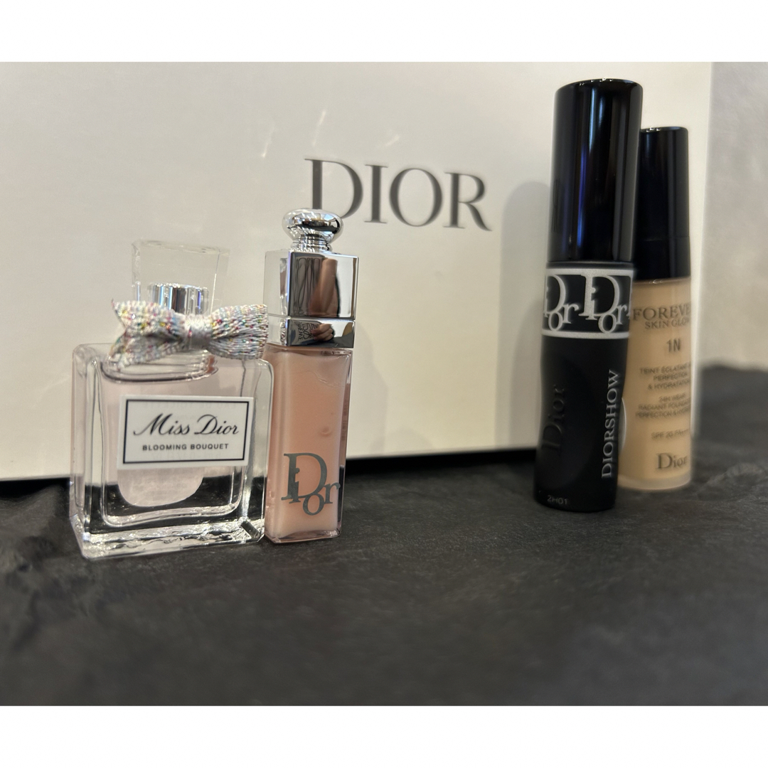 Christian Dior(クリスチャンディオール)のDIOR ディオールセット　ポーチセット　トラベルセット　トライアルセット コスメ/美容のキット/セット(サンプル/トライアルキット)の商品写真