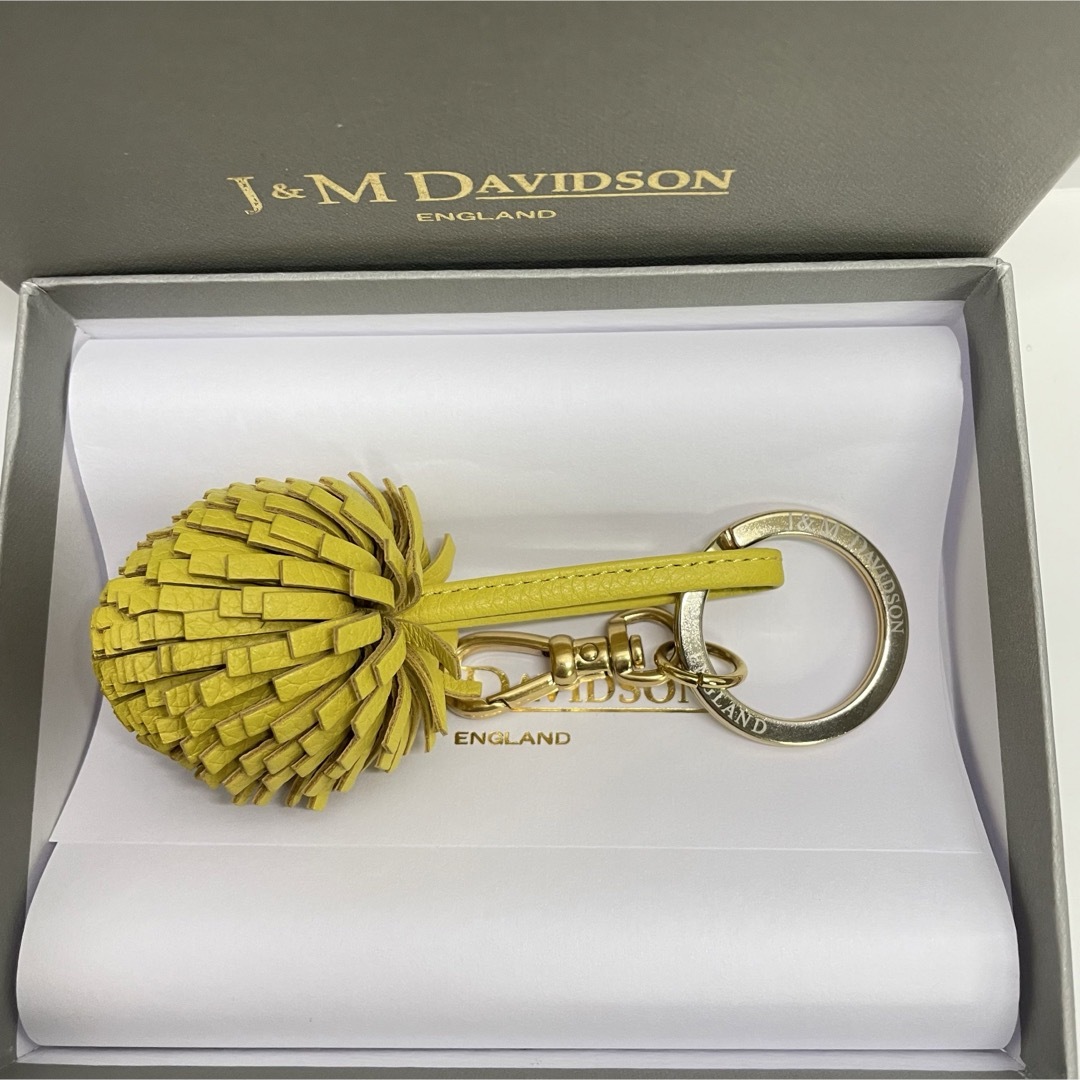 J&M DAVIDSON(ジェイアンドエムデヴィッドソン)の未使用☆J&M DAVIDSON デヴィッドソン キーポンポン アカシアイエロー レディースのファッション小物(キーホルダー)の商品写真