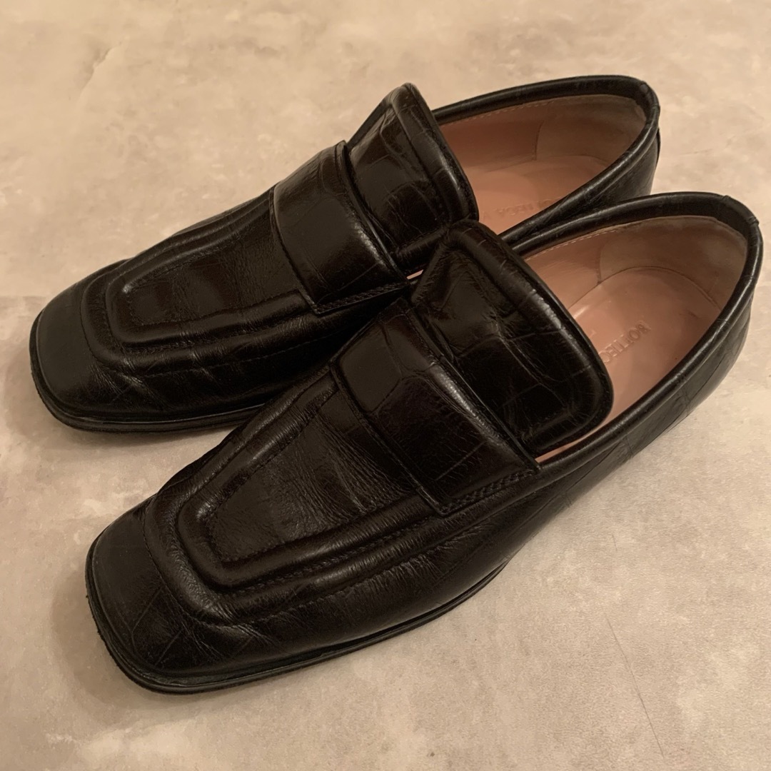 Bottega Veneta(ボッテガヴェネタ)の美品 BOTTEGA VENETA レザーローファー レディースの靴/シューズ(ローファー/革靴)の商品写真