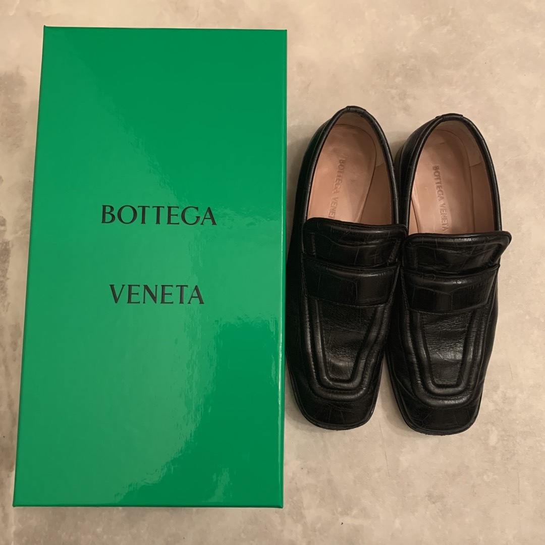 Bottega Veneta(ボッテガヴェネタ)の美品 BOTTEGA VENETA レザーローファー レディースの靴/シューズ(ローファー/革靴)の商品写真