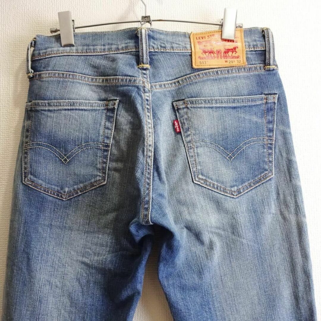 Levi's(リーバイス)のリーバイス　511　W75cm　スリムデニム　強ストレッチ　鬼ヒゲ　淡青 メンズのパンツ(デニム/ジーンズ)の商品写真