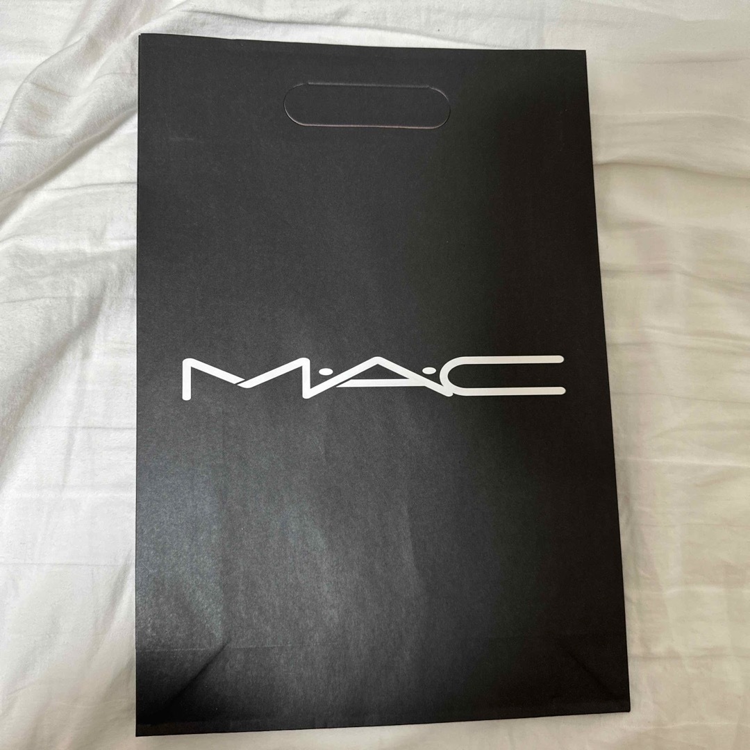 MAC(マック)のMac 紙袋 レディースのバッグ(ショップ袋)の商品写真