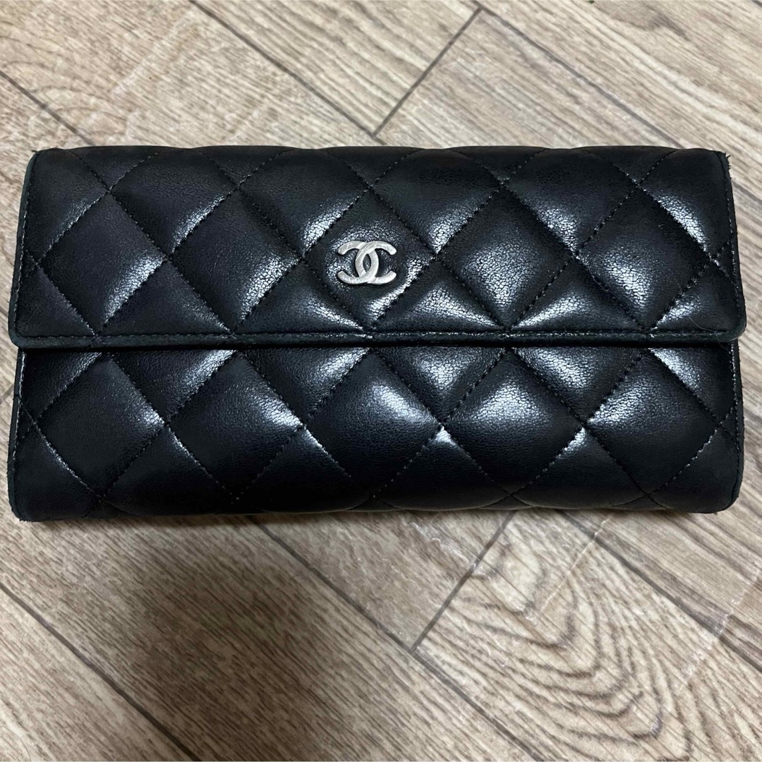 CHANEL(シャネル)のシャネル ラムスキン ココマーク ブラック シルバー金具  長財布 レディースのファッション小物(財布)の商品写真