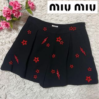 ミュウミュウ(miumiu)の【美品】MIU MIUミュウミュウ　ショートパンツ　ブラック　ビーズ　スター　星(ショートパンツ)