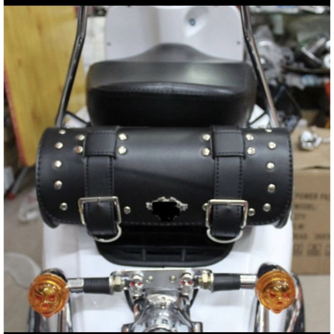 バイク　バッグ　フロントバッグ　リアバッグ　スタッズ　レザー　黒　かっこいい 自動車/バイクのバイク(装備/装具)の商品写真
