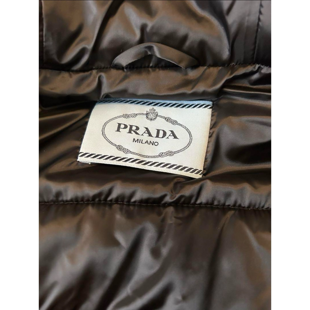 PRADA(プラダ)のプラダ　黒色ダウンジャケット新品、未使用 メンズのジャケット/アウター(ダウンジャケット)の商品写真