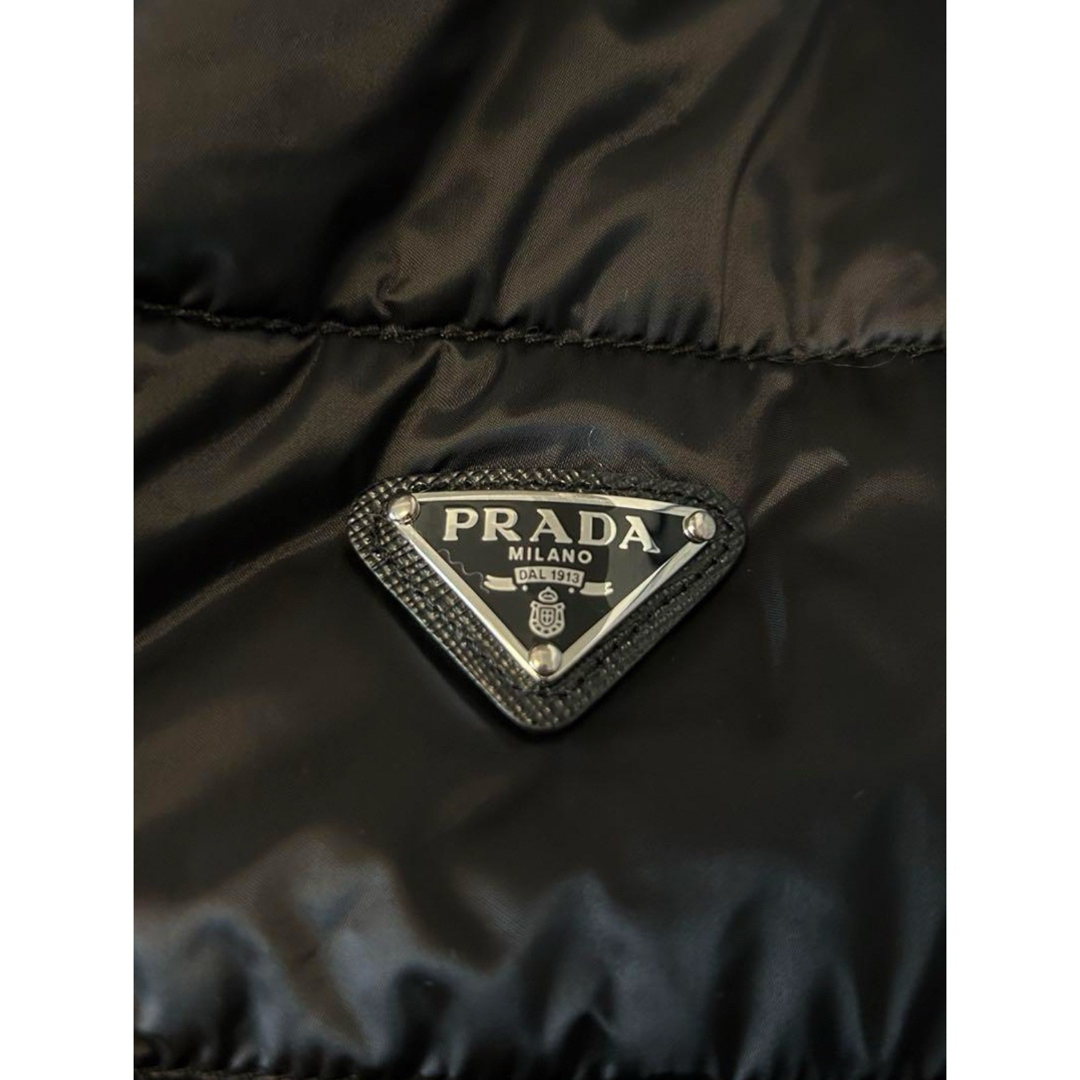 PRADA(プラダ)のプラダ　黒色ダウンジャケット新品、未使用 メンズのジャケット/アウター(ダウンジャケット)の商品写真
