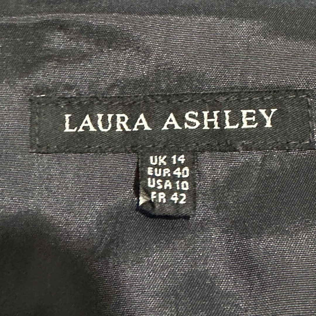 LAURA ASHLEY(ローラアシュレイ)の極美品 希少サイズ ローラアシュレイ シルキーワンピース 総柄 花柄 XL レディースのワンピース(ロングワンピース/マキシワンピース)の商品写真