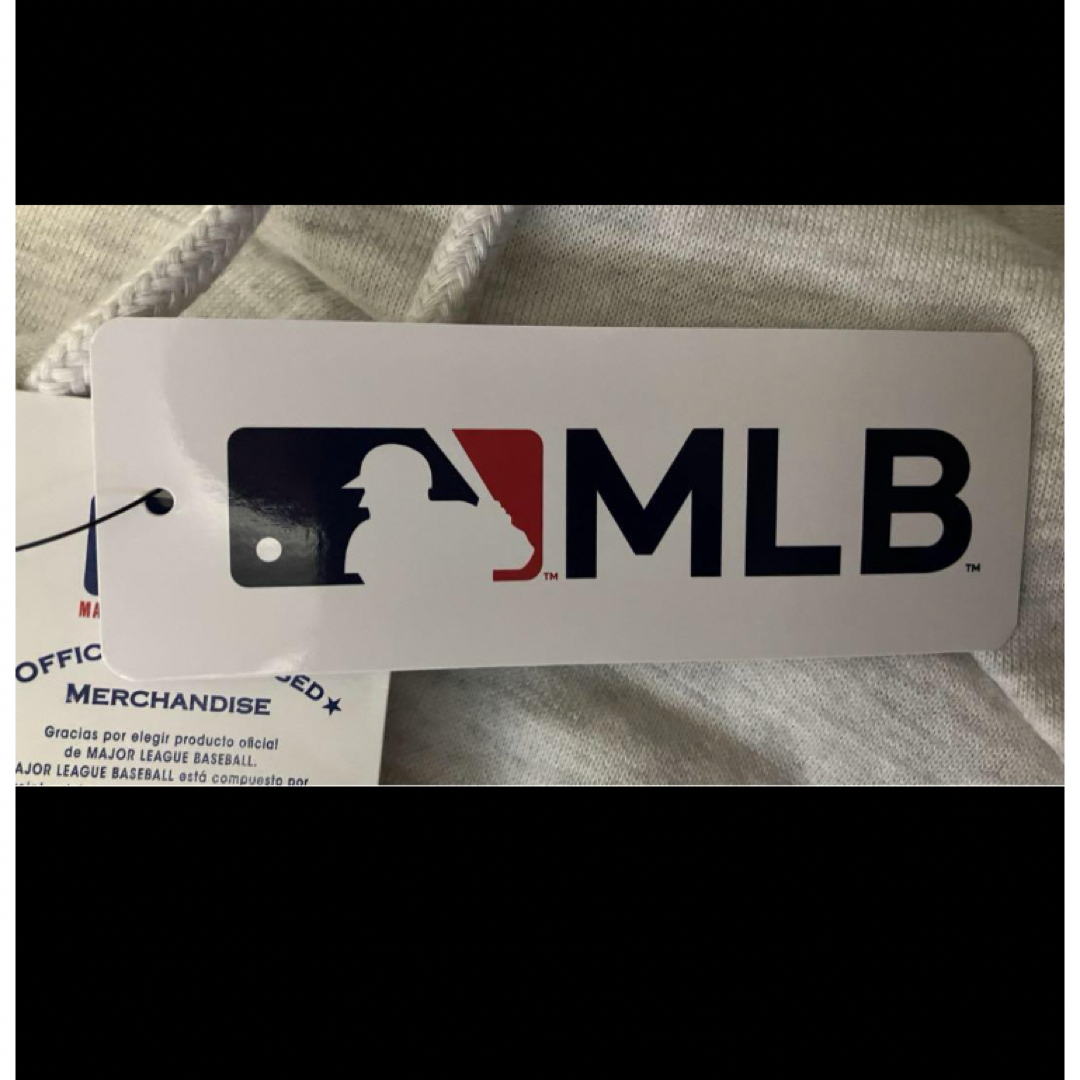 MLB(メジャーリーグベースボール)の【新品タグ付き】ドジャース　パーカー　アッシュグレー　XLサイズ　MLB公認 メンズのトップス(パーカー)の商品写真
