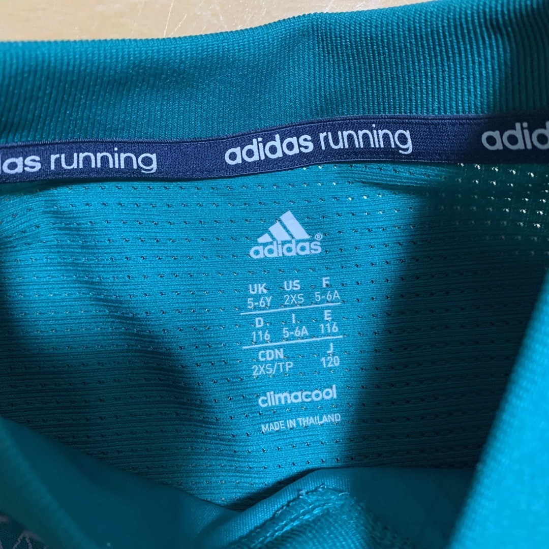 adidas(アディダス)の【美品】キッズ　半袖Tシャツ adidas 無地　スポーツ　120 キッズ/ベビー/マタニティのキッズ服男の子用(90cm~)(Tシャツ/カットソー)の商品写真