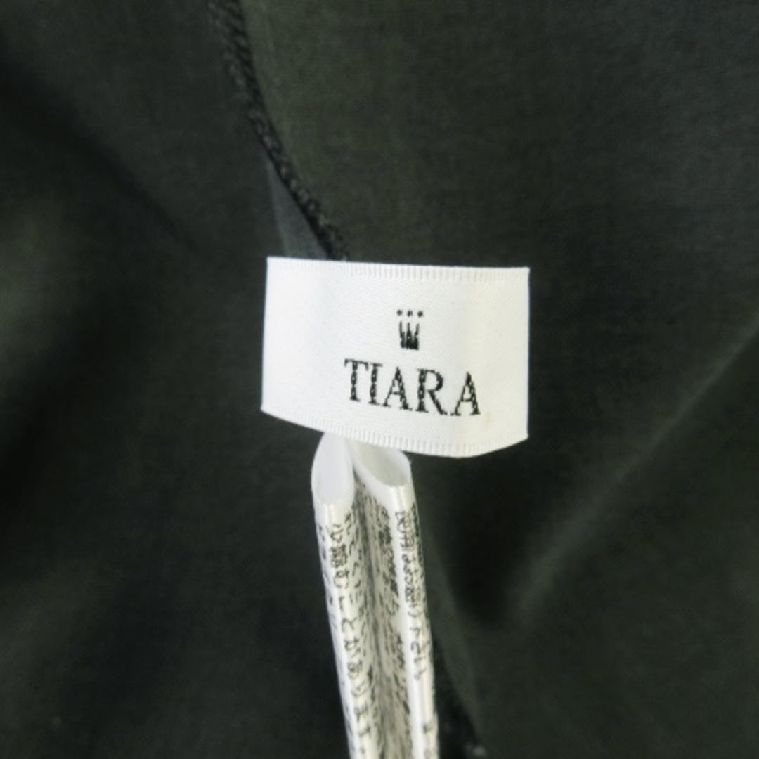 tiara(ティアラ)のティアラ Tiara ブラウス ボートネック 半袖 ストレッチ スリット 緑 レディースのトップス(シャツ/ブラウス(半袖/袖なし))の商品写真