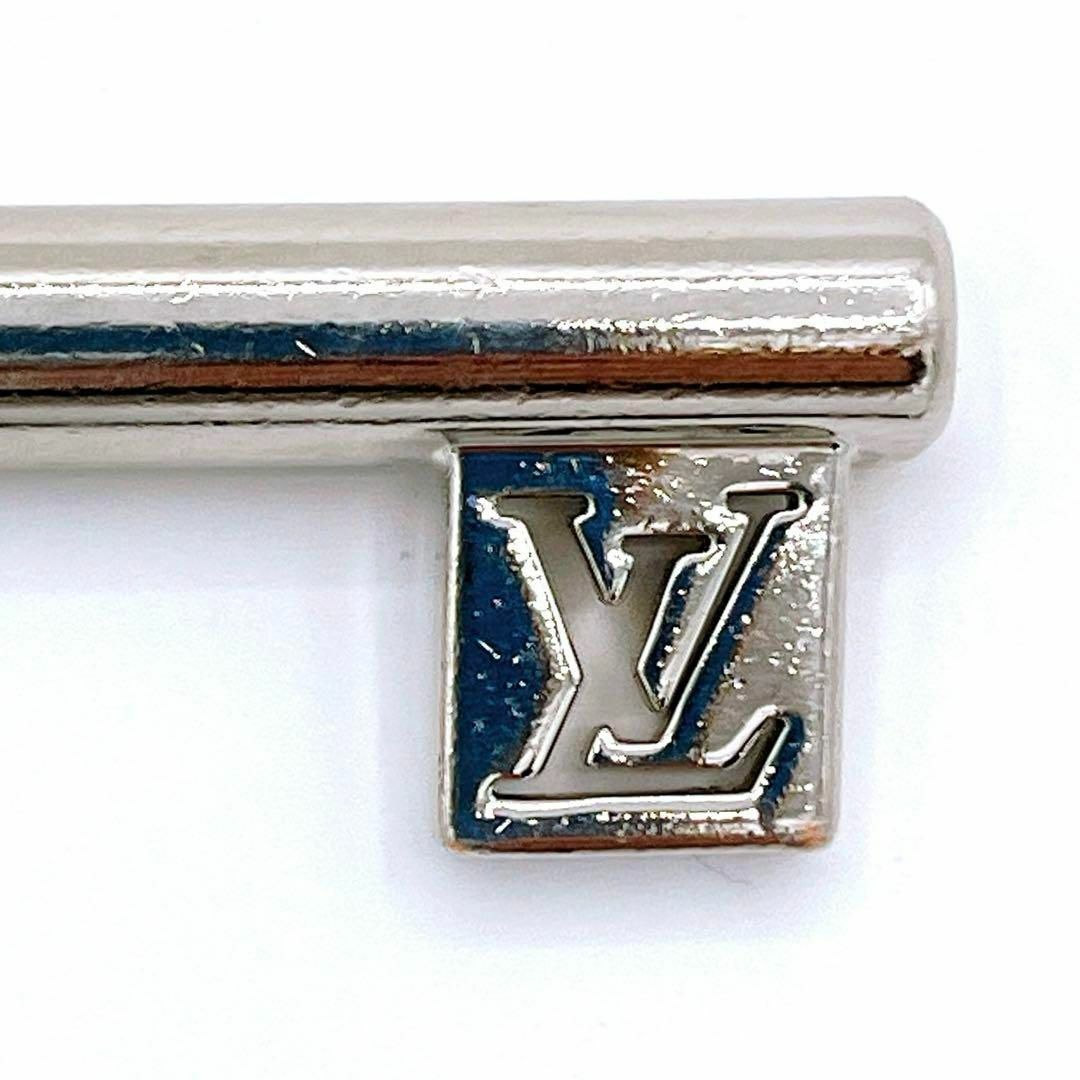 LOUIS VUITTON(ルイヴィトン)のルイヴィトン M67143 ポルトクレ トラベルキー チャーム シルバー　ロゴ レディースのアクセサリー(チャーム)の商品写真