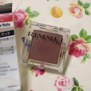 リンメル(RIMMEL)の色味確認＊残量９割以上■リンメル アイシャドウ マット プラム キューブM006(アイシャドウ)