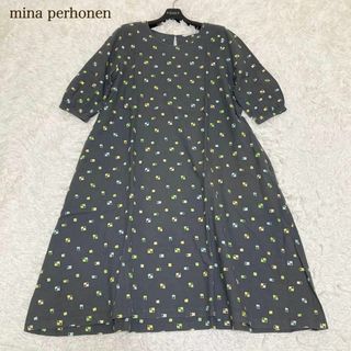 ミナペルホネン(mina perhonen)の美品　ミナペルホネン　ロングワンピース　komado　刺繍　36　グレー(ロングワンピース/マキシワンピース)