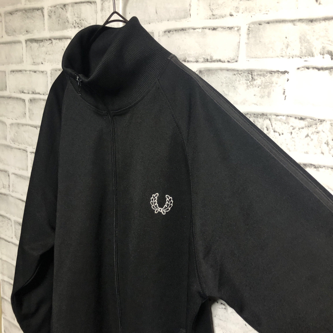 FRED PERRY(フレッドペリー)の90s⭐️Fred Perry トラックジャケット黒L 刺繍月桂樹vintage メンズのトップス(ジャージ)の商品写真