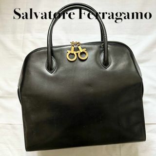 サルヴァトーレフェラガモ(Salvatore Ferragamo)の✨美品✨Salvatore Ferragamo ハンドバッグ　レザー　ガンチーニ(ハンドバッグ)