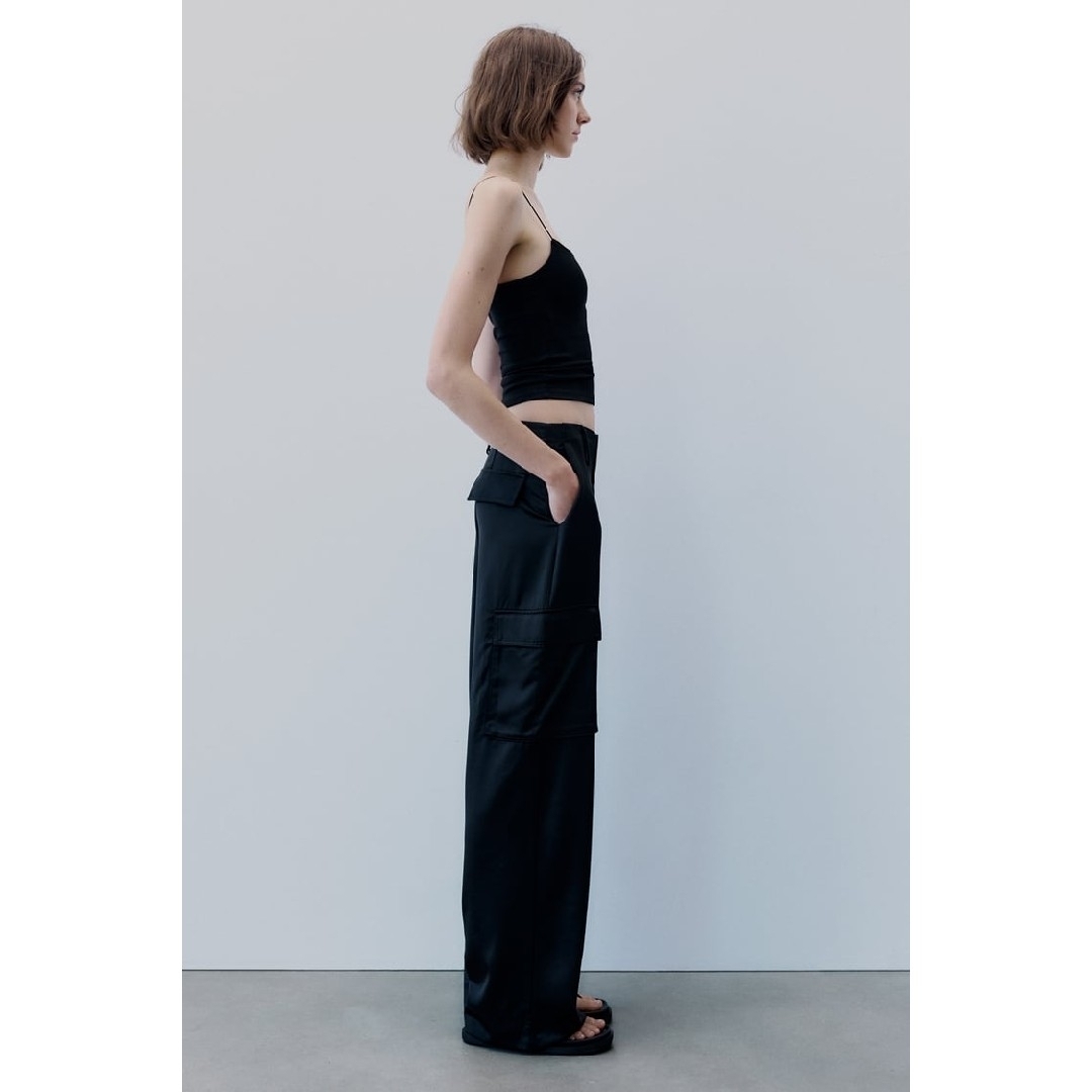 ZARA - ZARA サテン カーゴパンツ Mサイズ ブラックの通販 by ZARA - ZARA サテン カーゴパンツ Mサイズ ブラックの通販 by