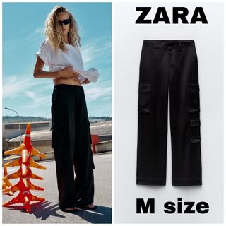 ザラ(ZARA)のZARA　サテン カーゴパンツ　Mサイズ　ブラック(ワークパンツ/カーゴパンツ)