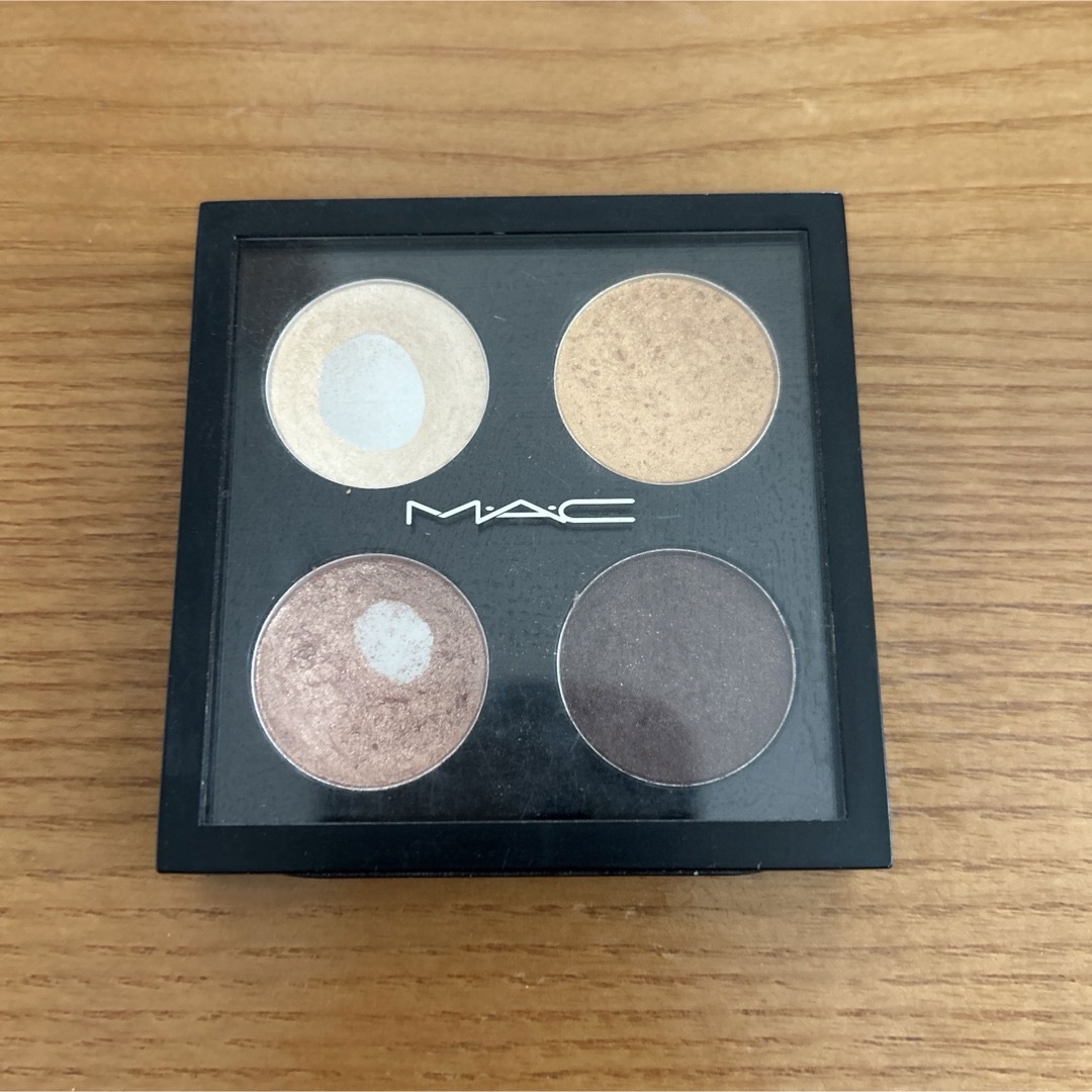 MAC(マック)のM.A.C スモールアイシャドウ×4 デビリッシュリー　ダーク コスメ/美容のベースメイク/化粧品(アイシャドウ)の商品写真