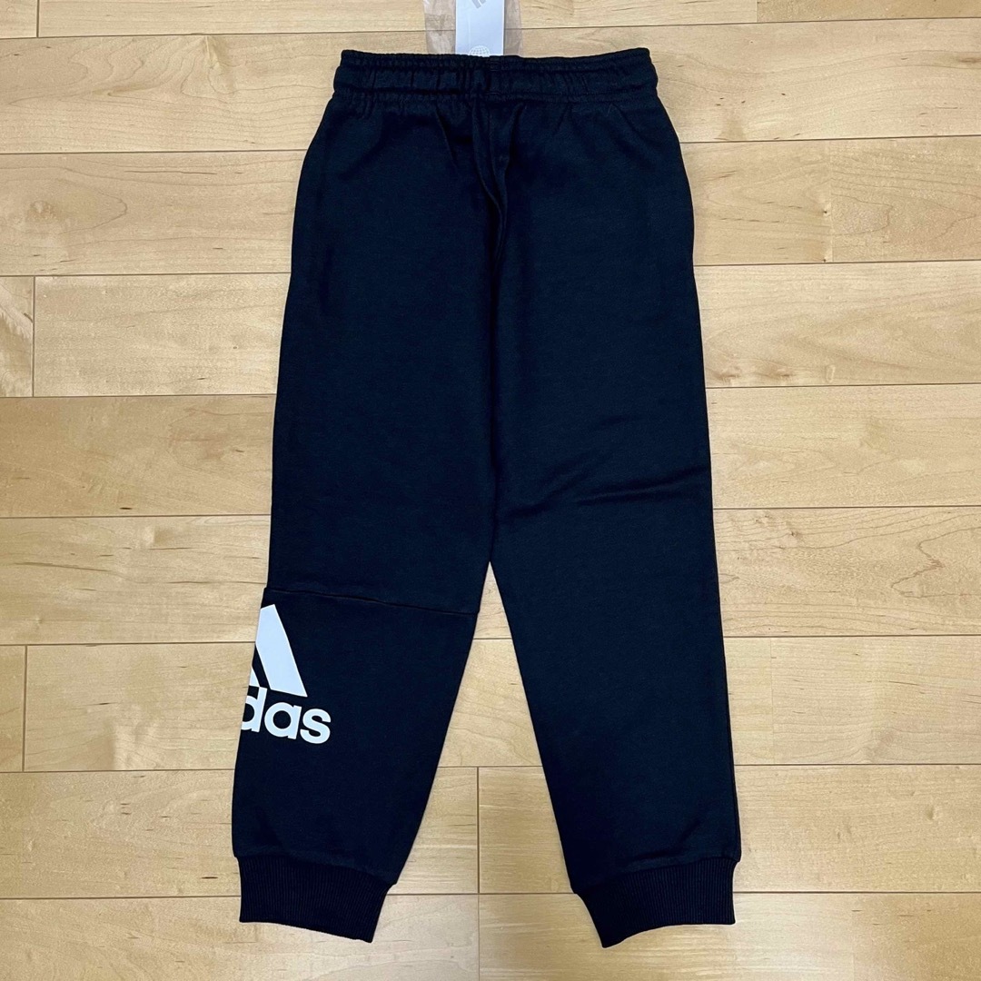 adidas(アディダス)のスウェットパンツ adidas アディダス 110cm 黒☆新品未使用 キッズ/ベビー/マタニティのキッズ服男の子用(90cm~)(パンツ/スパッツ)の商品写真