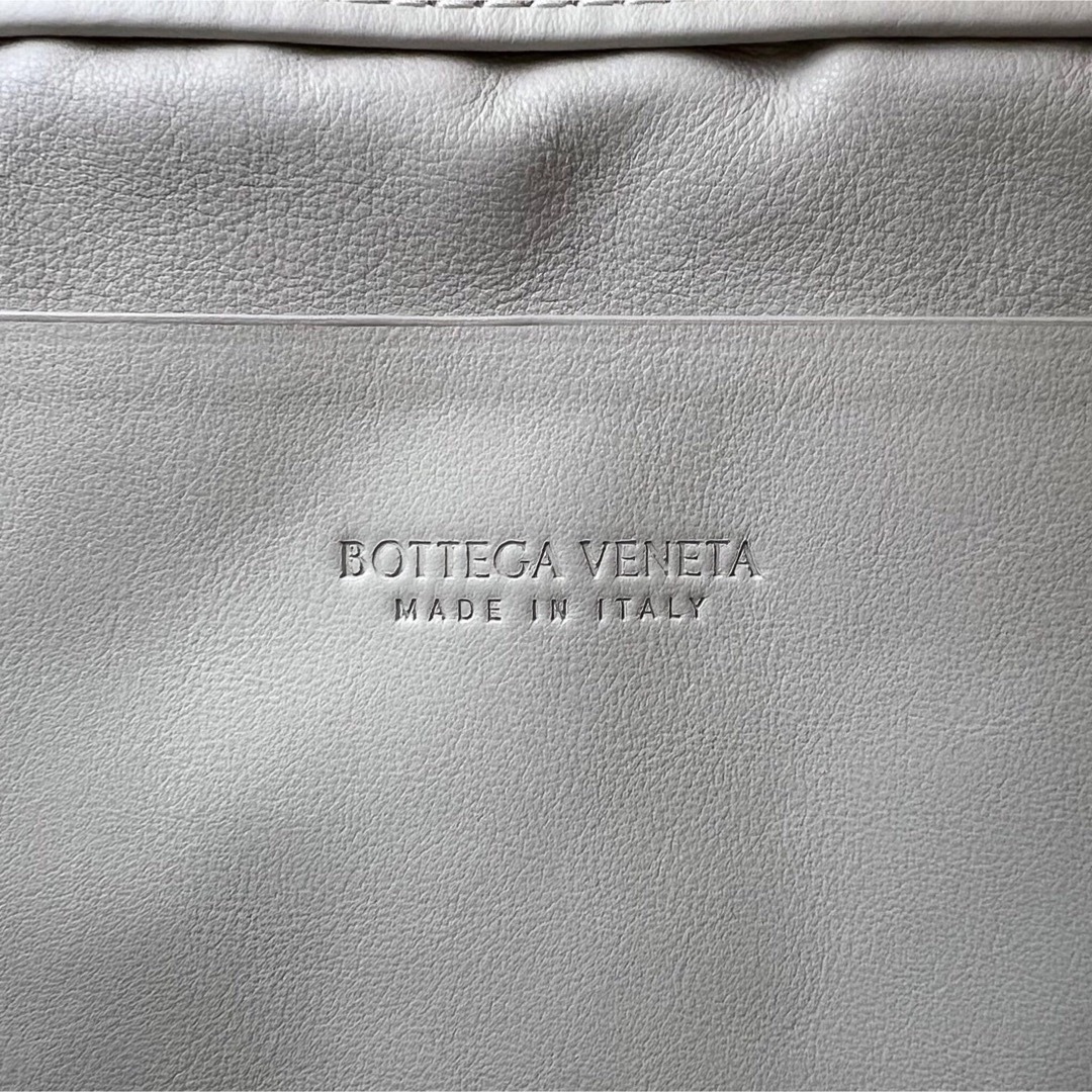 Bottega Veneta(ボッテガヴェネタ)の美品♡A4可♡カーフレザー♡ボッテガヴェネタ イントレチャート クラッチバッグ レディースのバッグ(クラッチバッグ)の商品写真