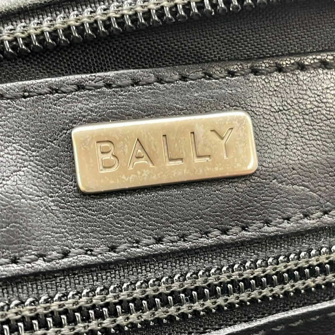 Bally(バリー)のBALLY バリー　s8 レザー　ショルダーバッグ　ブラック　フラップ レディースのバッグ(ショルダーバッグ)の商品写真