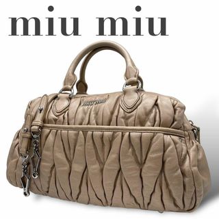 ミュウミュウ(miumiu)のミュウミュウ　A5 マテラッセ　ナッパ　レザー　ハンドバッグ　2way 斜め掛け(ハンドバッグ)