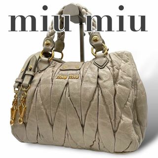 ミュウミュウ(miumiu)の良品　ミュウミュウ　c5 マテラッセ　ハンドバッグ　2way ショルダーバッグ(ショルダーバッグ)