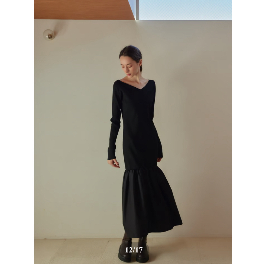 ánuans(アニュアンス)のmaison celon  v neck docking dress レディースのワンピース(ロングワンピース/マキシワンピース)の商品写真