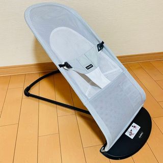 ベビービョルン(BABYBJORN)の【新品同様品】ベビージョルン バウンサー グレーホワイト メッシュ(ベビーベッド)