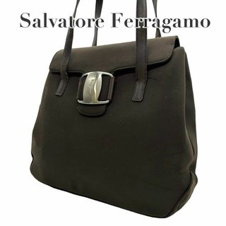 サルヴァトーレフェラガモ(Salvatore Ferragamo)のサルヴァトーレ　フェラガモ　s39 ヴァラリボン　肩掛け　ショルダーバッグ　茶(ショルダーバッグ)