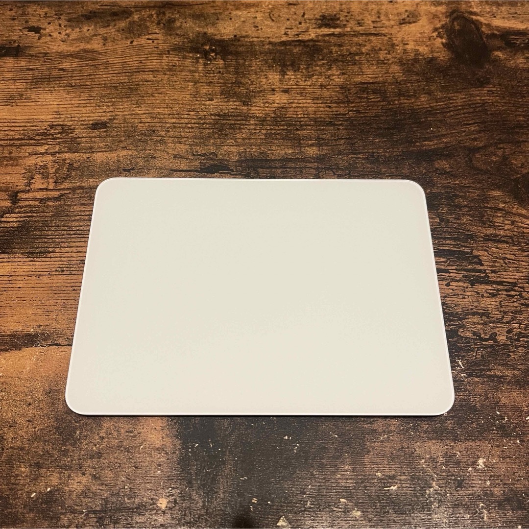 Apple(アップル)のAPPLE Magic Trackpad MK2D3ZA/A スマホ/家電/カメラのPC/タブレット(PC周辺機器)の商品写真