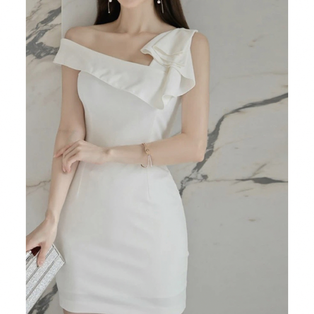 極美品ホワイトタイトワンピース パーティードレス レディースのフォーマル/ドレス(ミニドレス)の商品写真