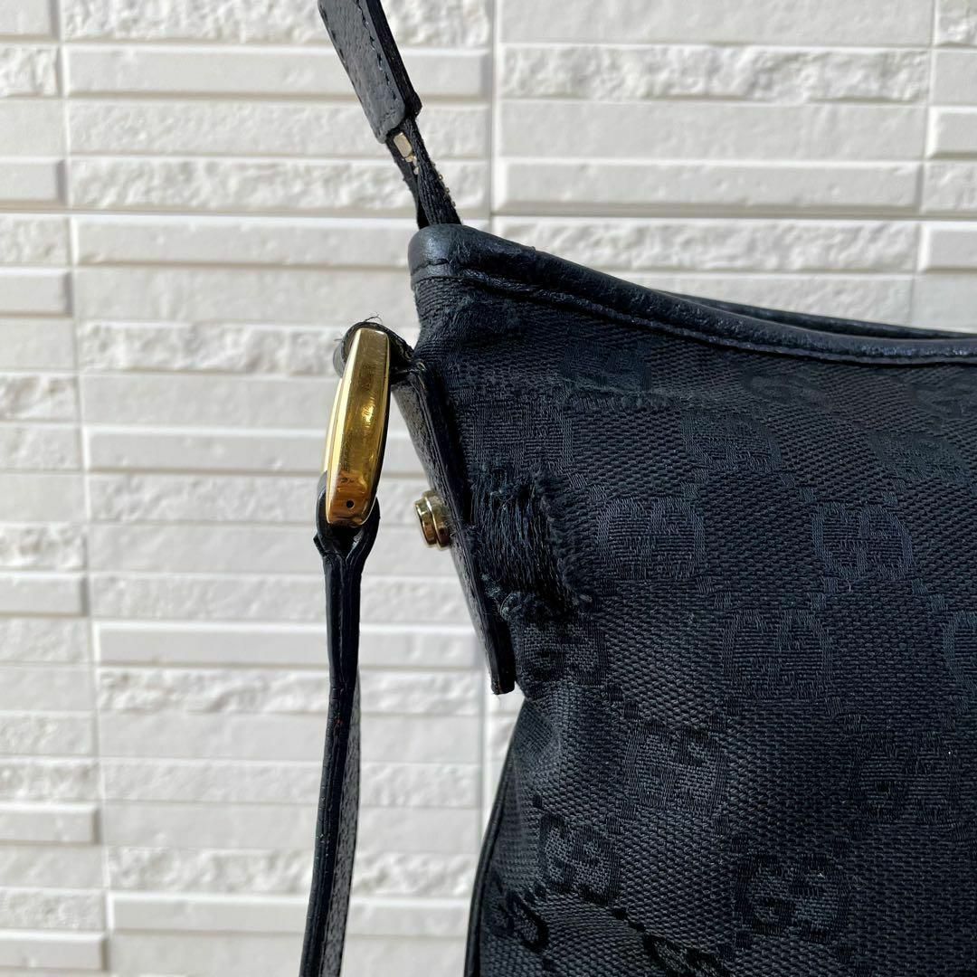 Gucci(グッチ)のグッチ キャンバス×レザー GG ショルダー バッグ ゴールド金具 ブラック メンズのバッグ(ショルダーバッグ)の商品写真