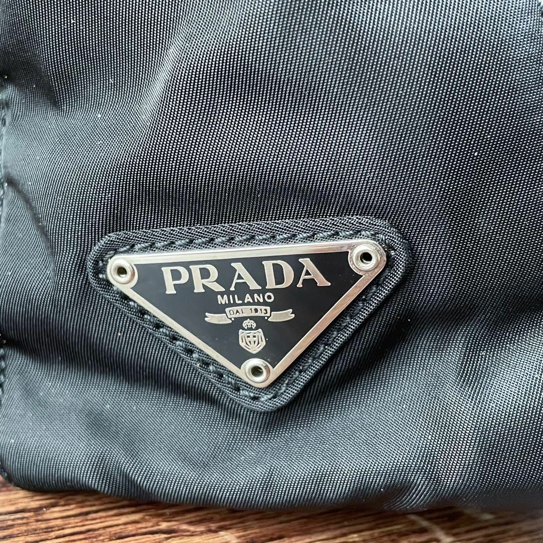 PRADA(プラダ)の美品 プラダ ナイロン ハンド トート バッグ 三角プレートロゴ ブラック 黒. レディースのバッグ(ハンドバッグ)の商品写真