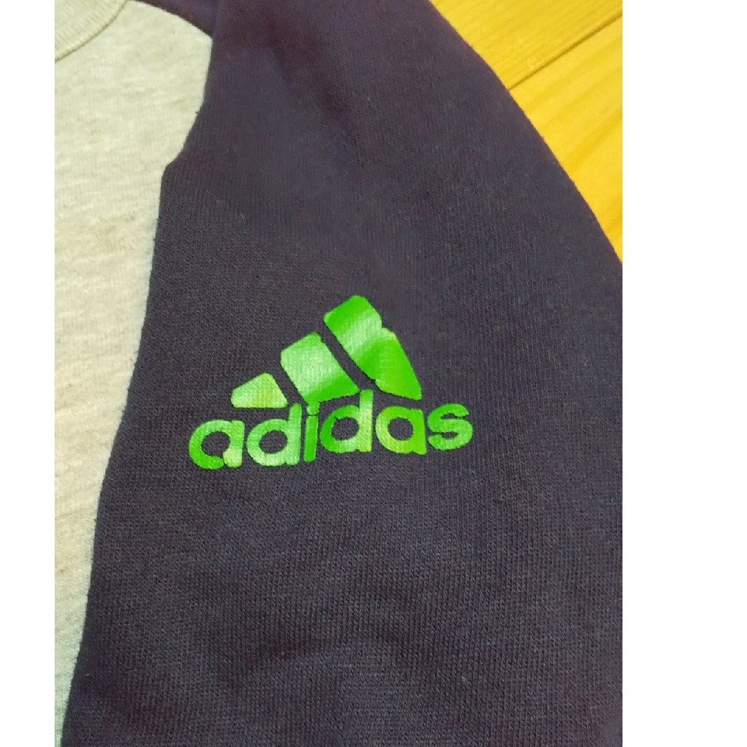 adidas(アディダス)のトレーナー アディダス 130 キッズ/ベビー/マタニティのキッズ服男の子用(90cm~)(Tシャツ/カットソー)の商品写真